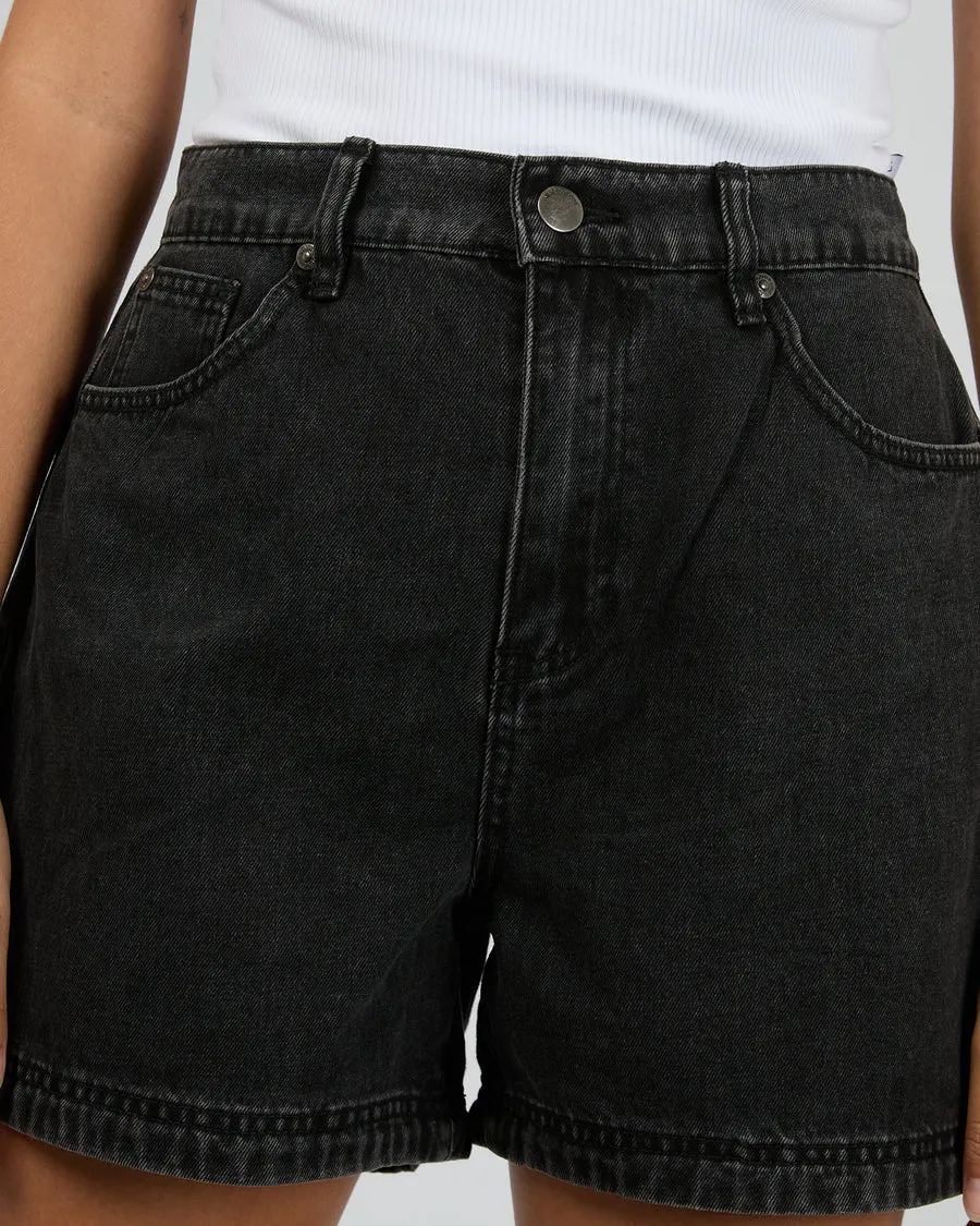 Alles über Eve Clothing Josie Short | Gewaschen Schwarz