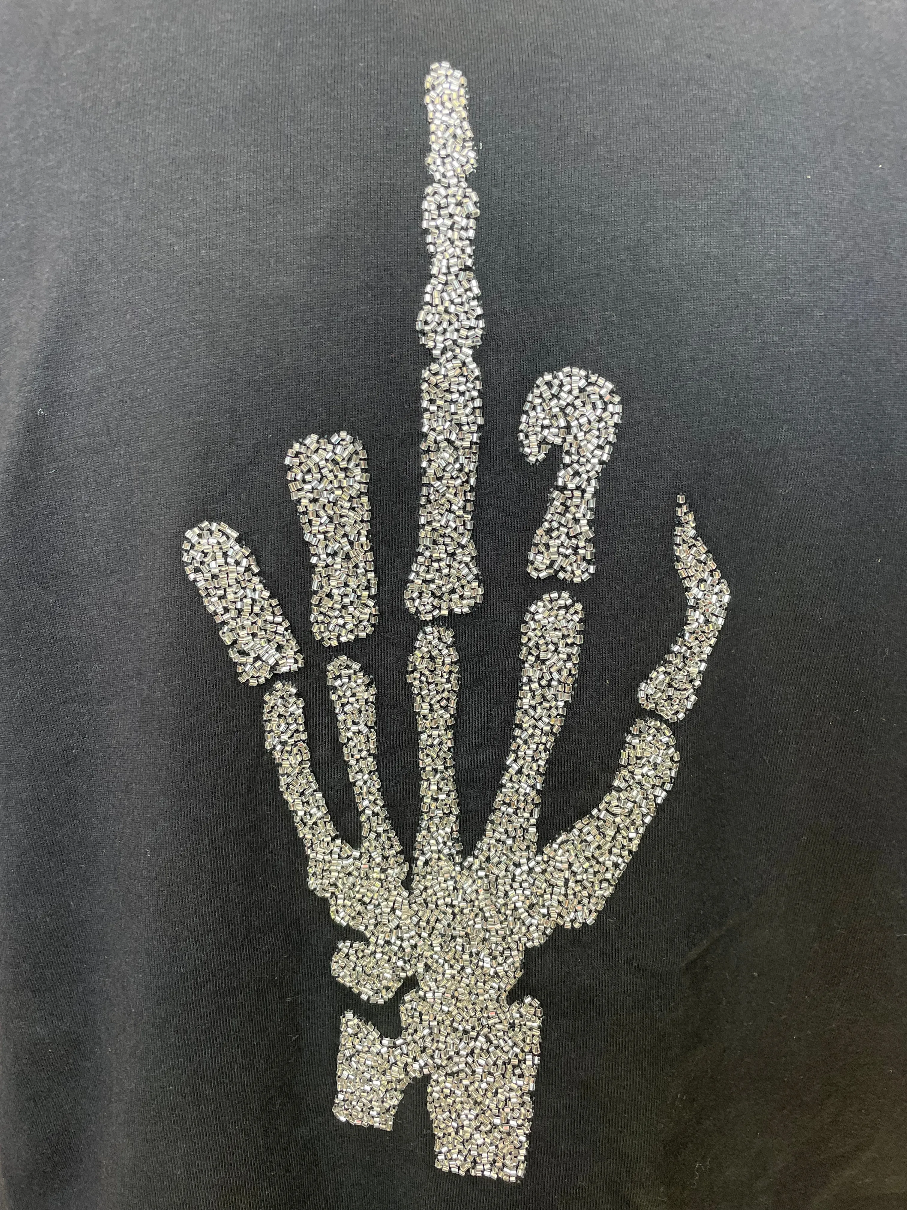 Jedes Alte Eisen Schädel Finger T-Shirt