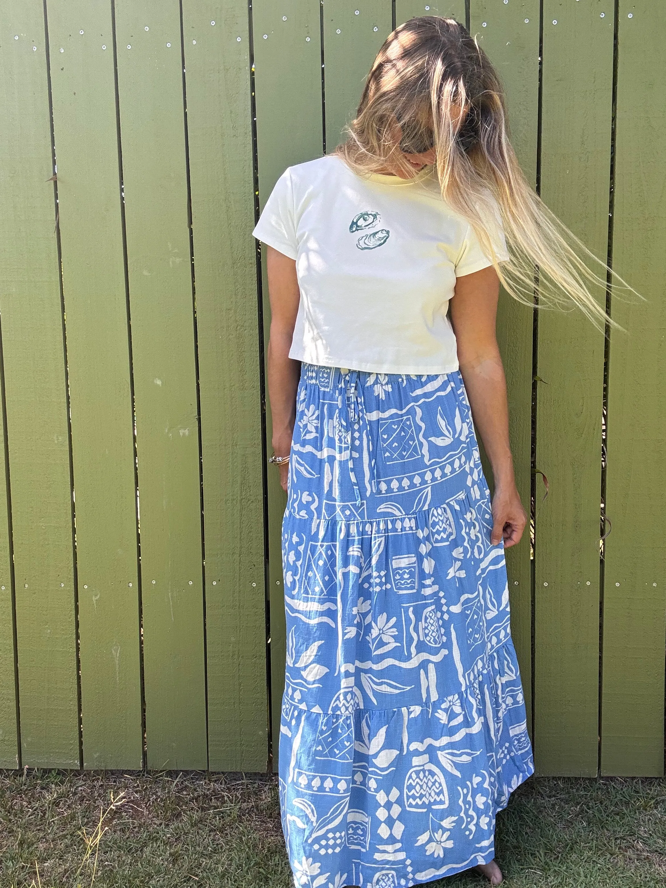 Boho in Blauem Midi-Rock