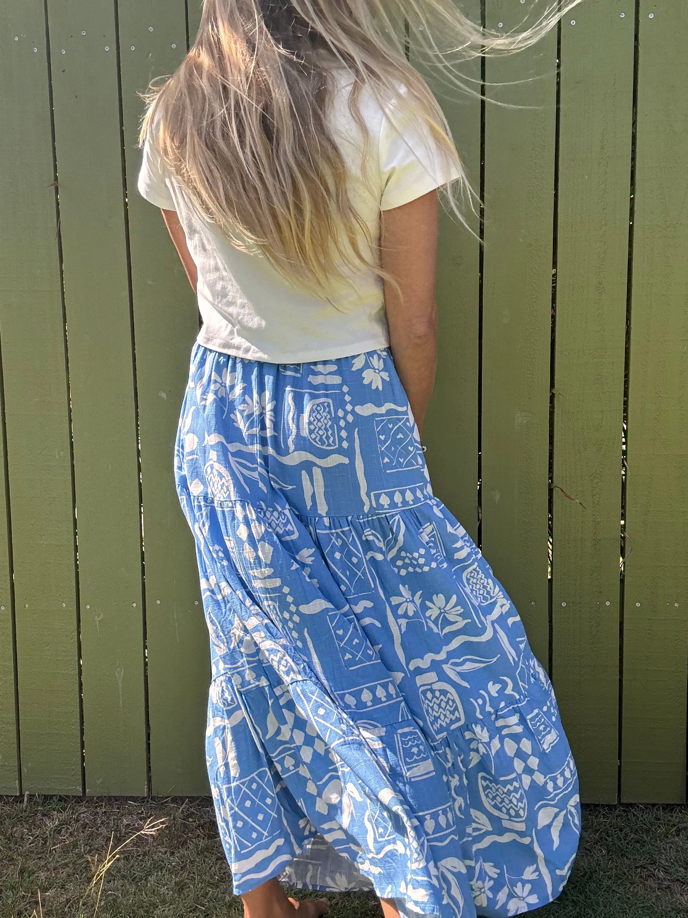 Boho in Blauem Midi-Rock