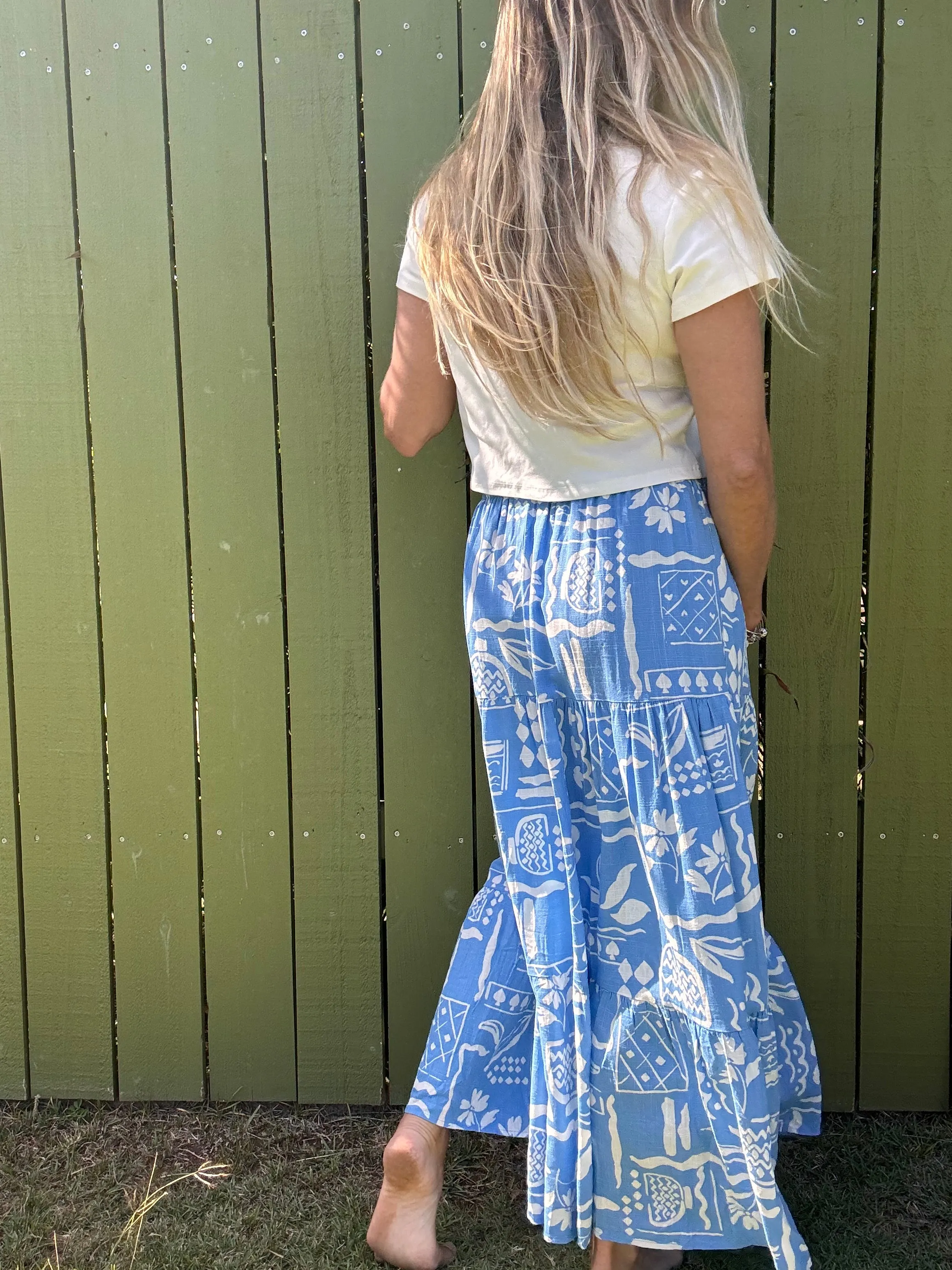 Boho in Blauem Midi-Rock