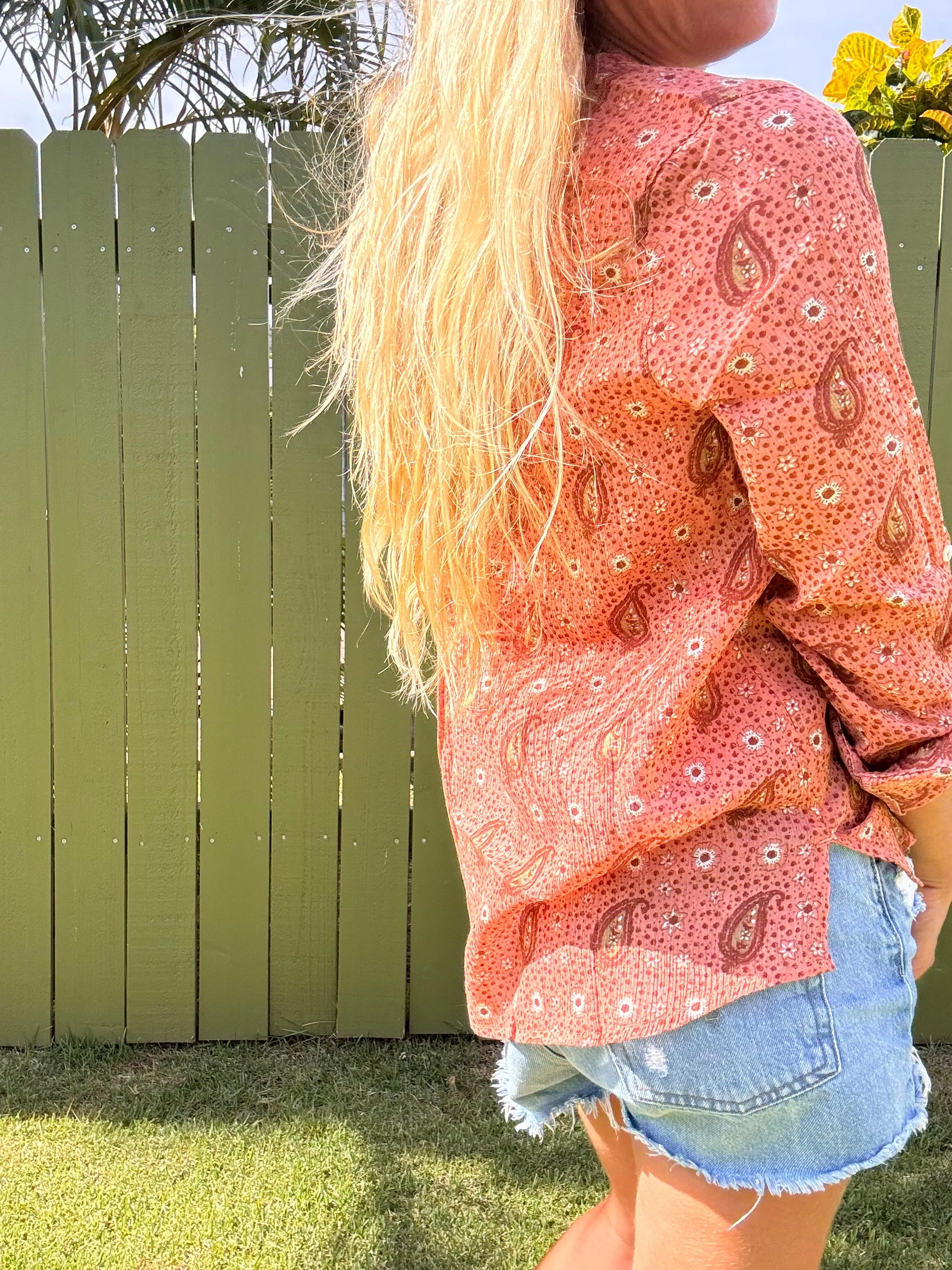 CARVE Dylan Gauze Hemd - Hell Henna Paisley