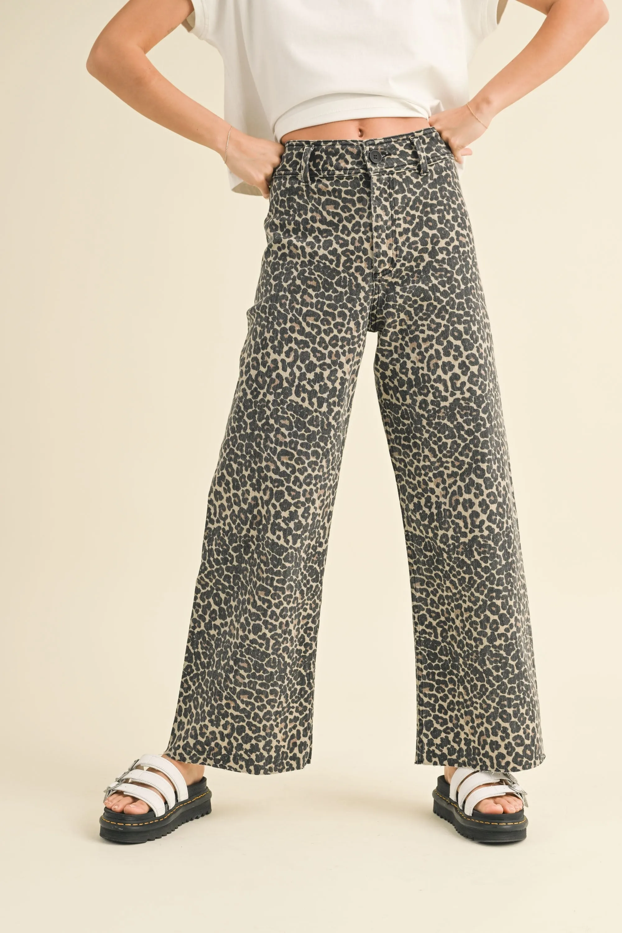 Leoparden Spielzeit Weitbeinige Hose