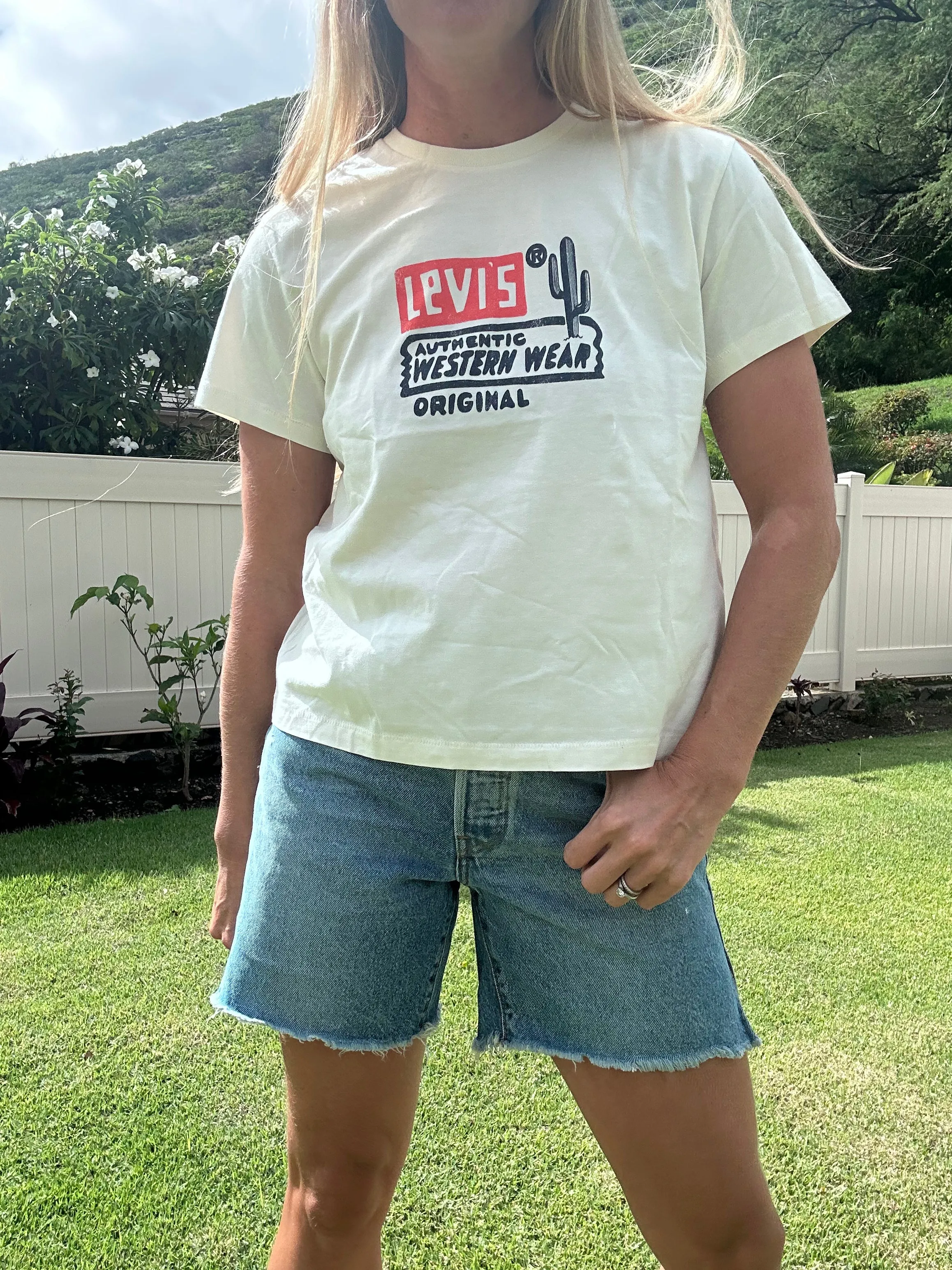 LEVI'S Cropped T-Shirt