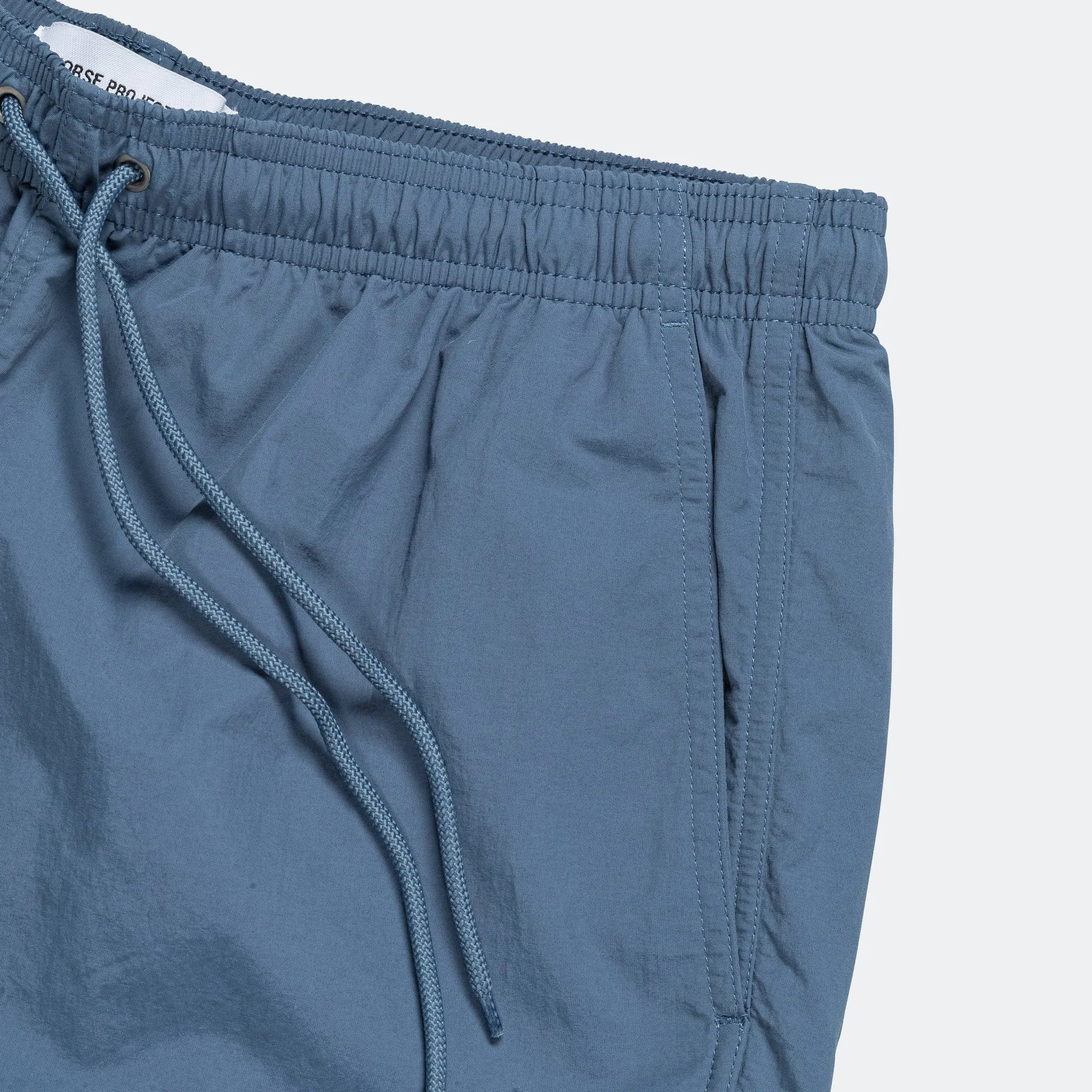 Norse Projects Kleidung Hauge Badeanzug aus recyceltem Nylon - Nebelblau