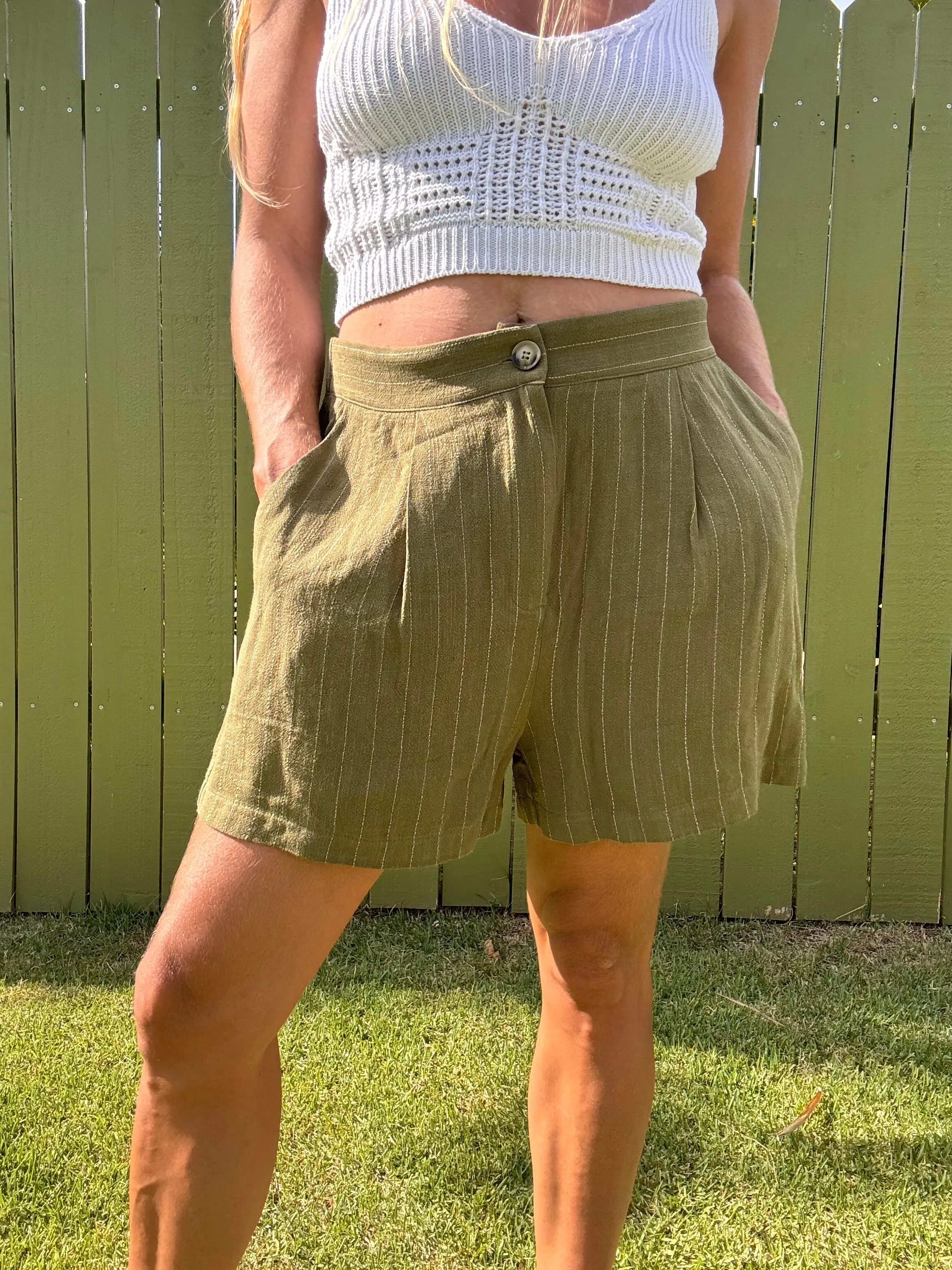 Olive Juice Leinen Shorts