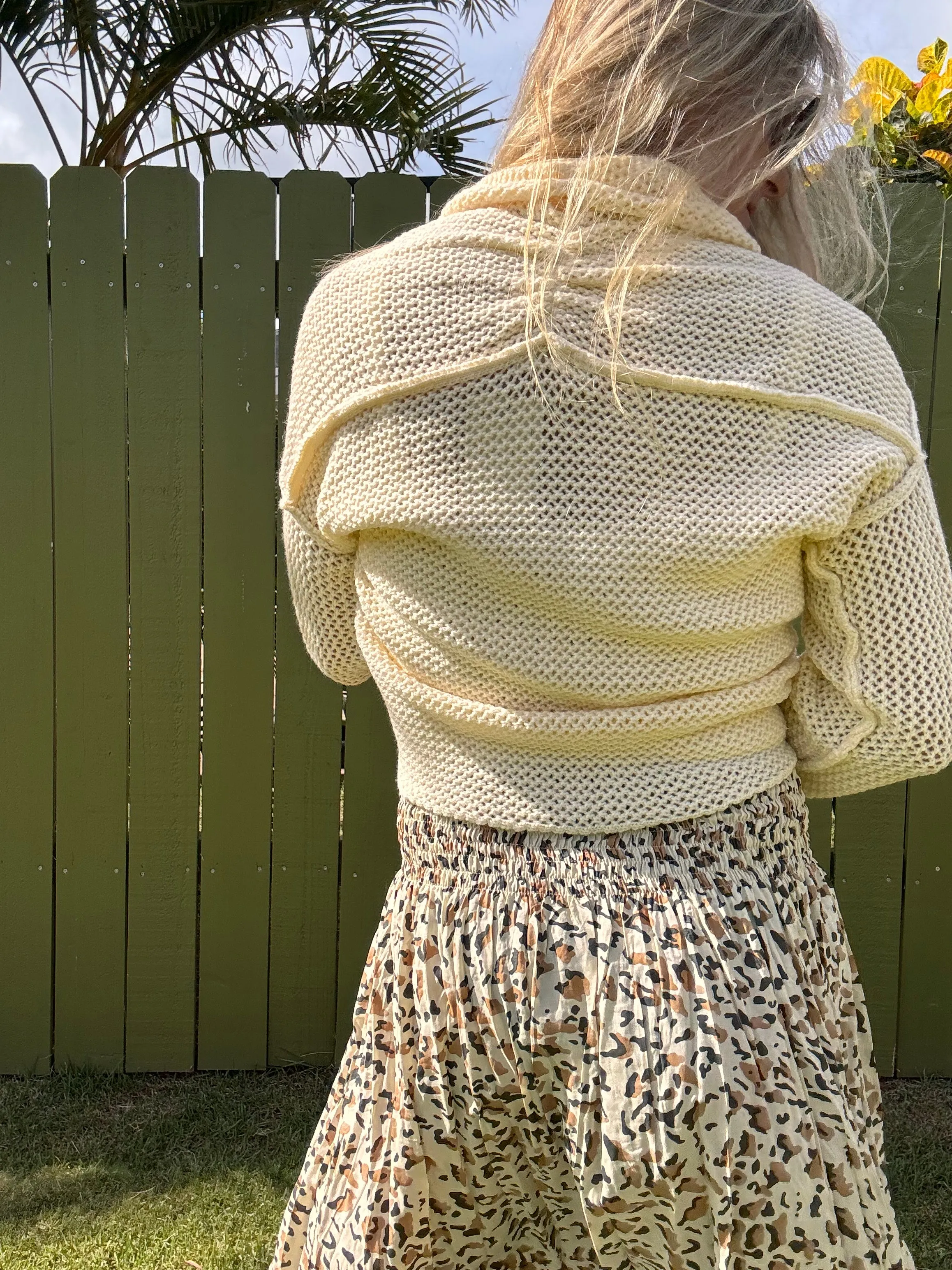 Open Minds gehäkelter Bolero-Pullover
