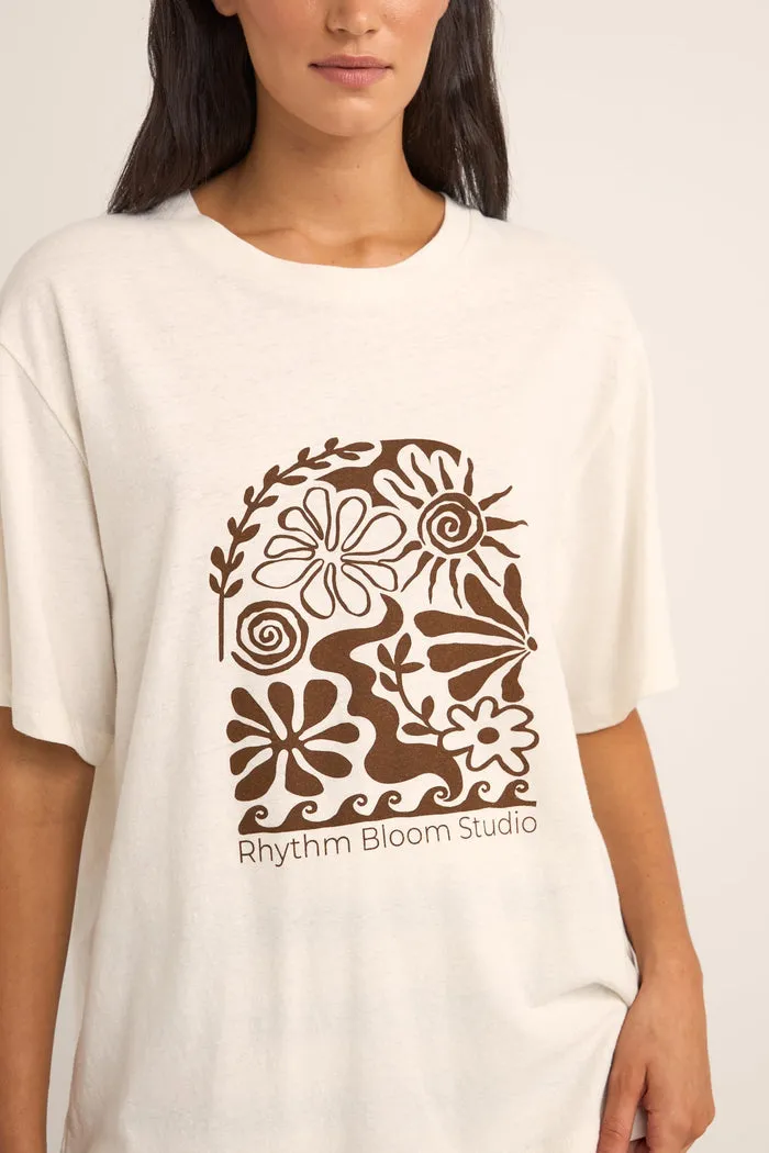 Rhythm Bloom Studio Übergroßes T-Shirt - Natur