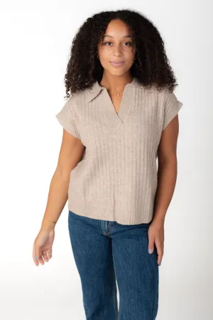 Rosafarbener ärmelloser Pullover