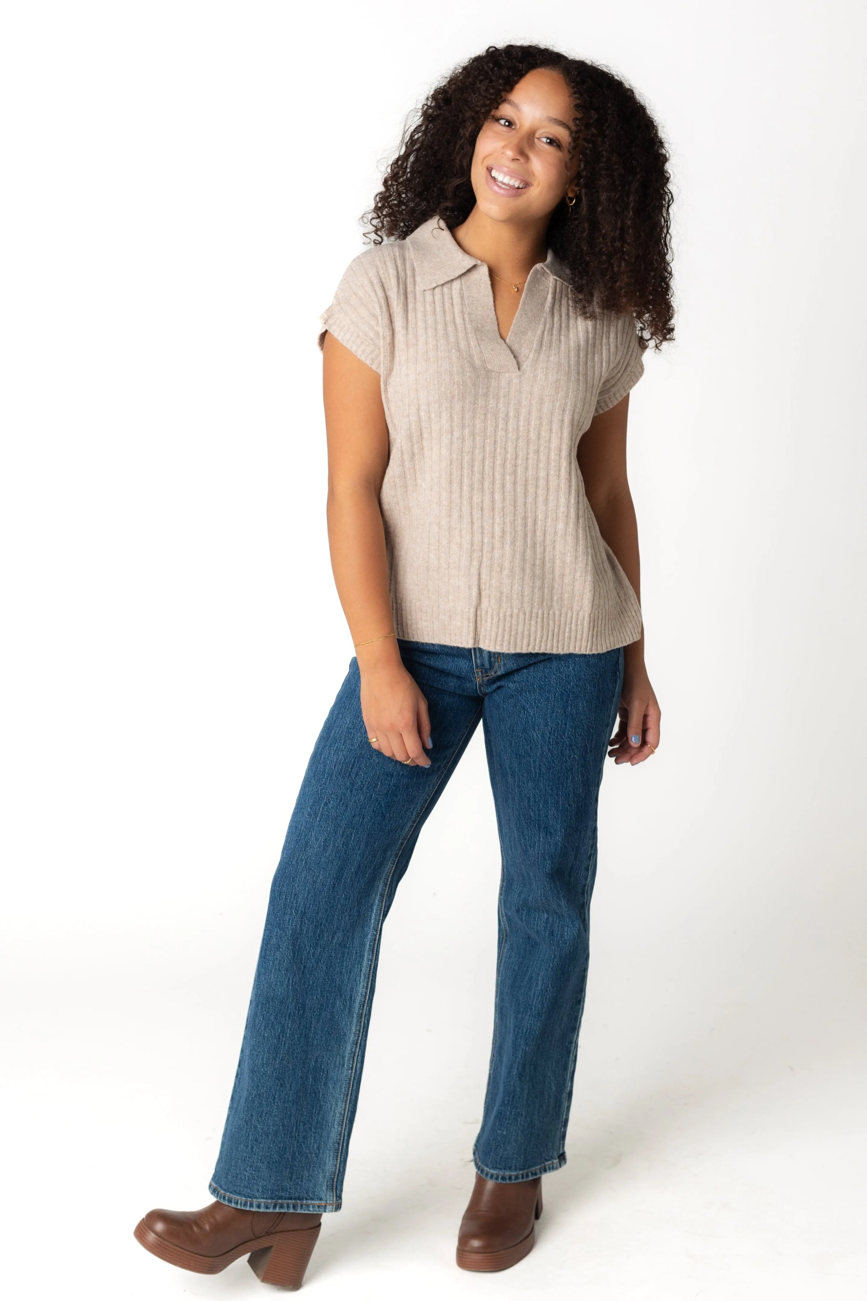 Rosafarbener ärmelloser Pullover