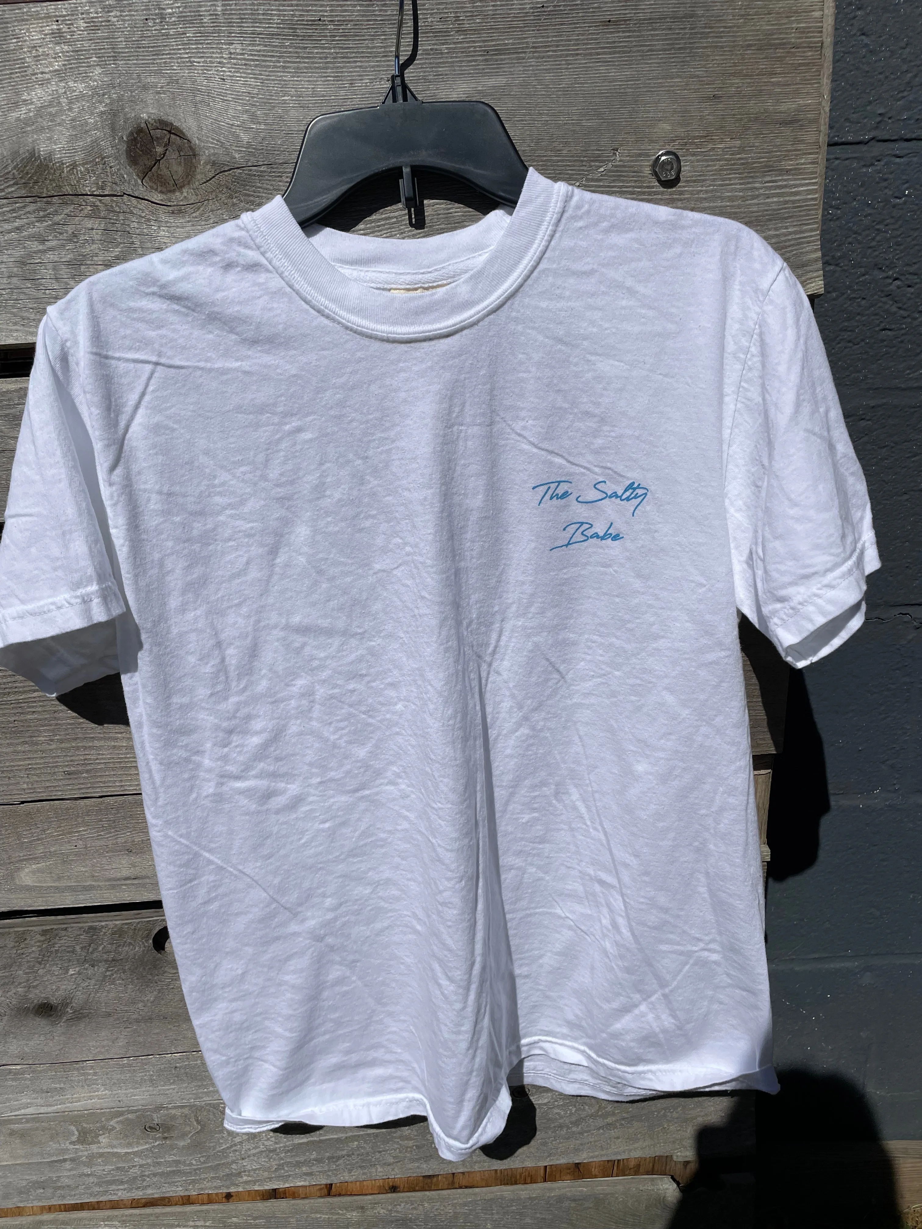 Das Salty Babe Wave T-Shirt