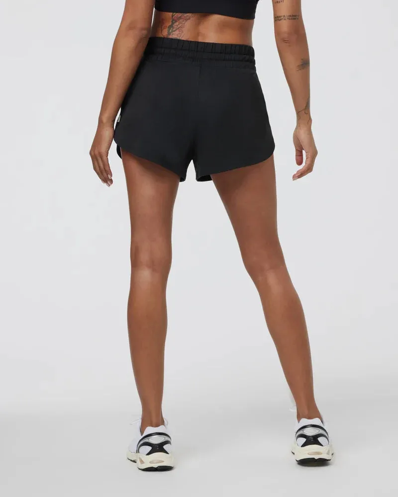 Vuori Kleidung Halo Performance Shorts 2.0 in Schwarz Melange